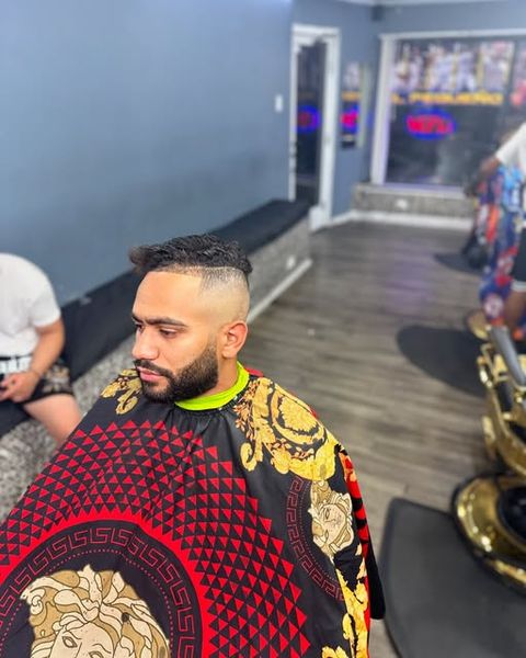 Arreglo de barba en El Pequeño Barbershop, Reading PA